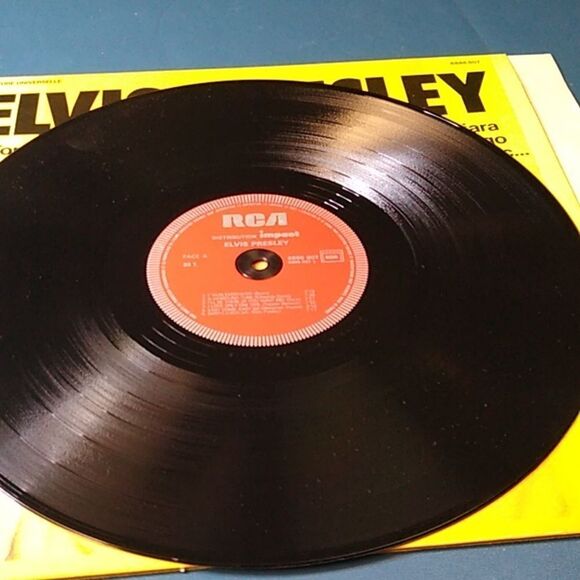 Elvis Presley Yellow Album Cover - Picture 5 of 8